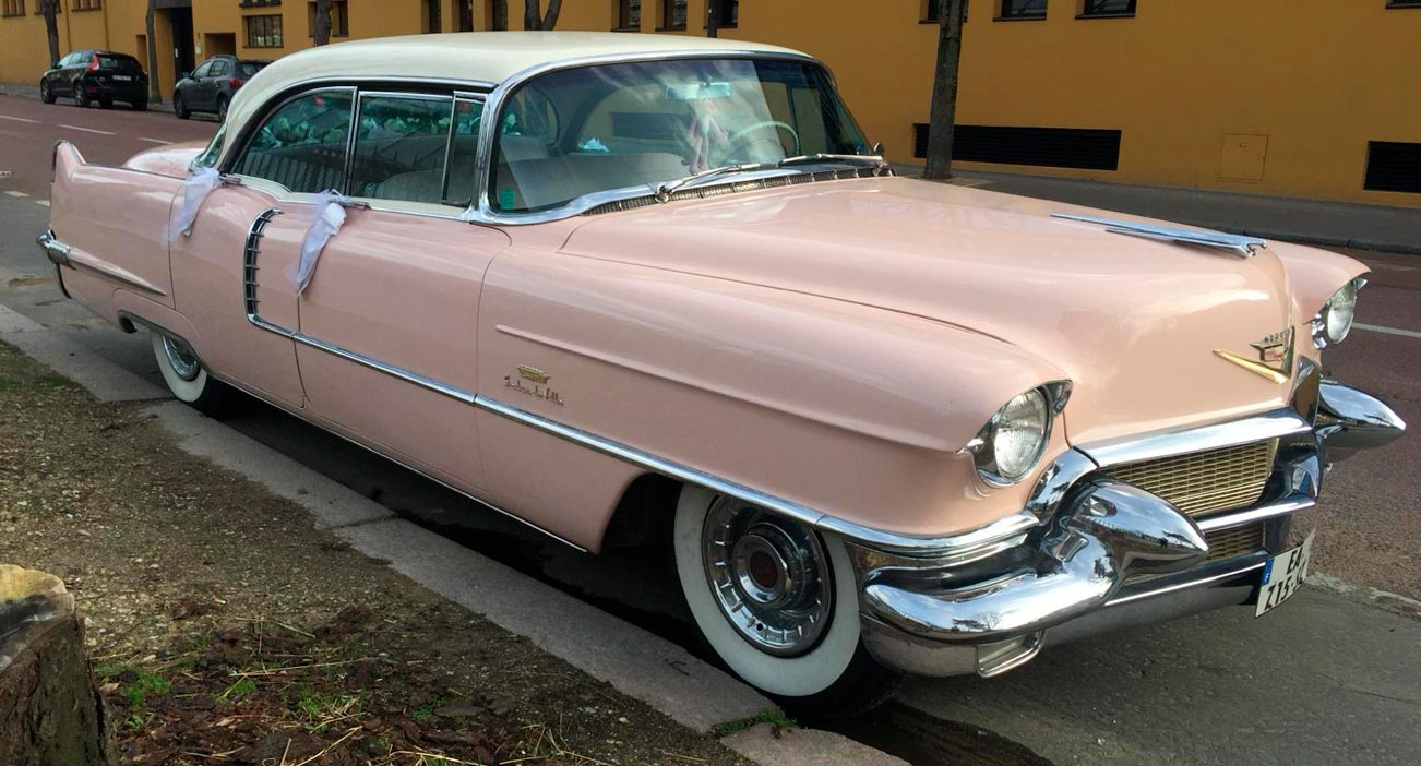 Cadillac-Sedan-Deville-1956 Location voitures américaines Paris